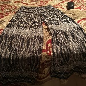 Women’s dress pants black and white size L